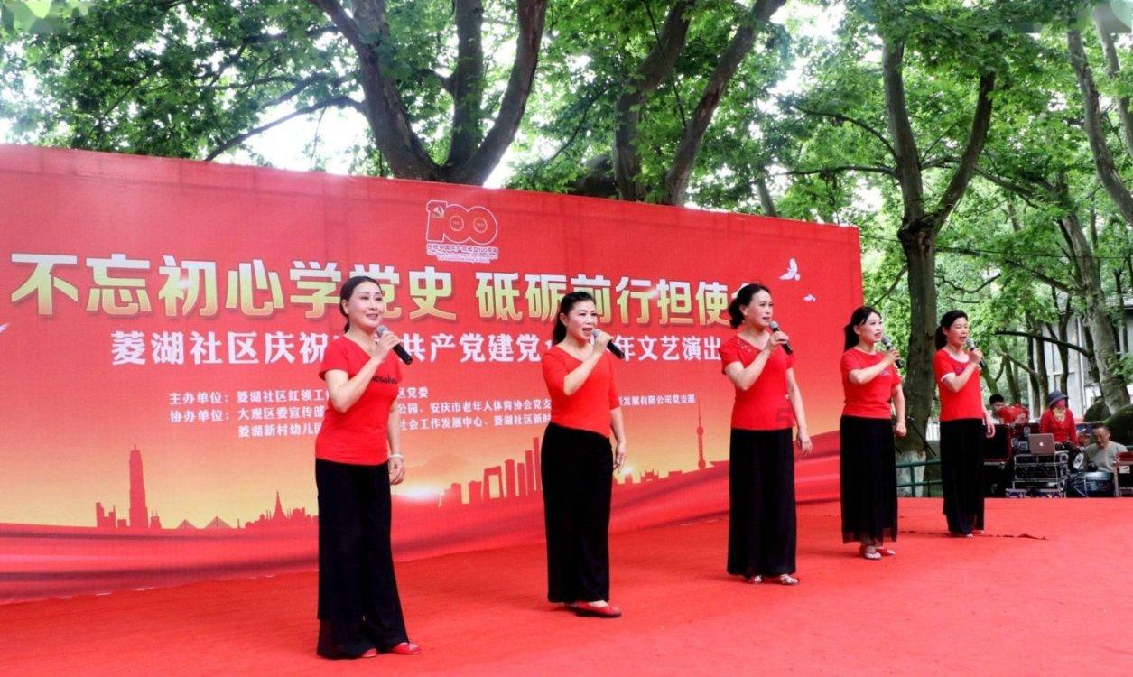 警察战僵尸无敌版